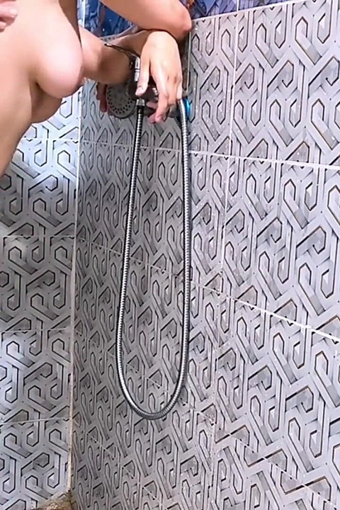 Fuck Stepmom in Shower Hot Arab Wife Big Arab Dick