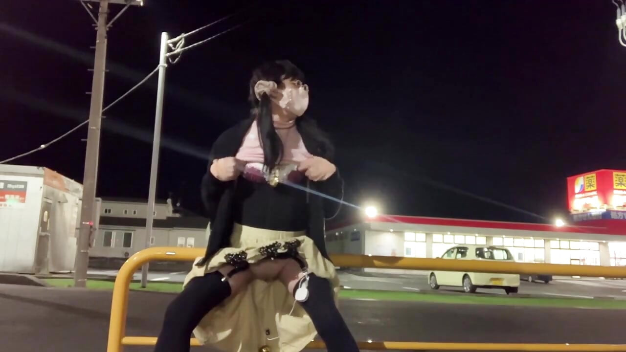 Self-training No. 41: Tackle Pussy Exposure in Progress at Shopping Mall Parking Lot