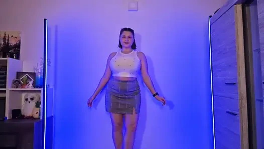 Tombul Üniversiteli Kız Sikişi: Ekose, Çizim Ve Siyah Mini Etekler Fit Kontrol