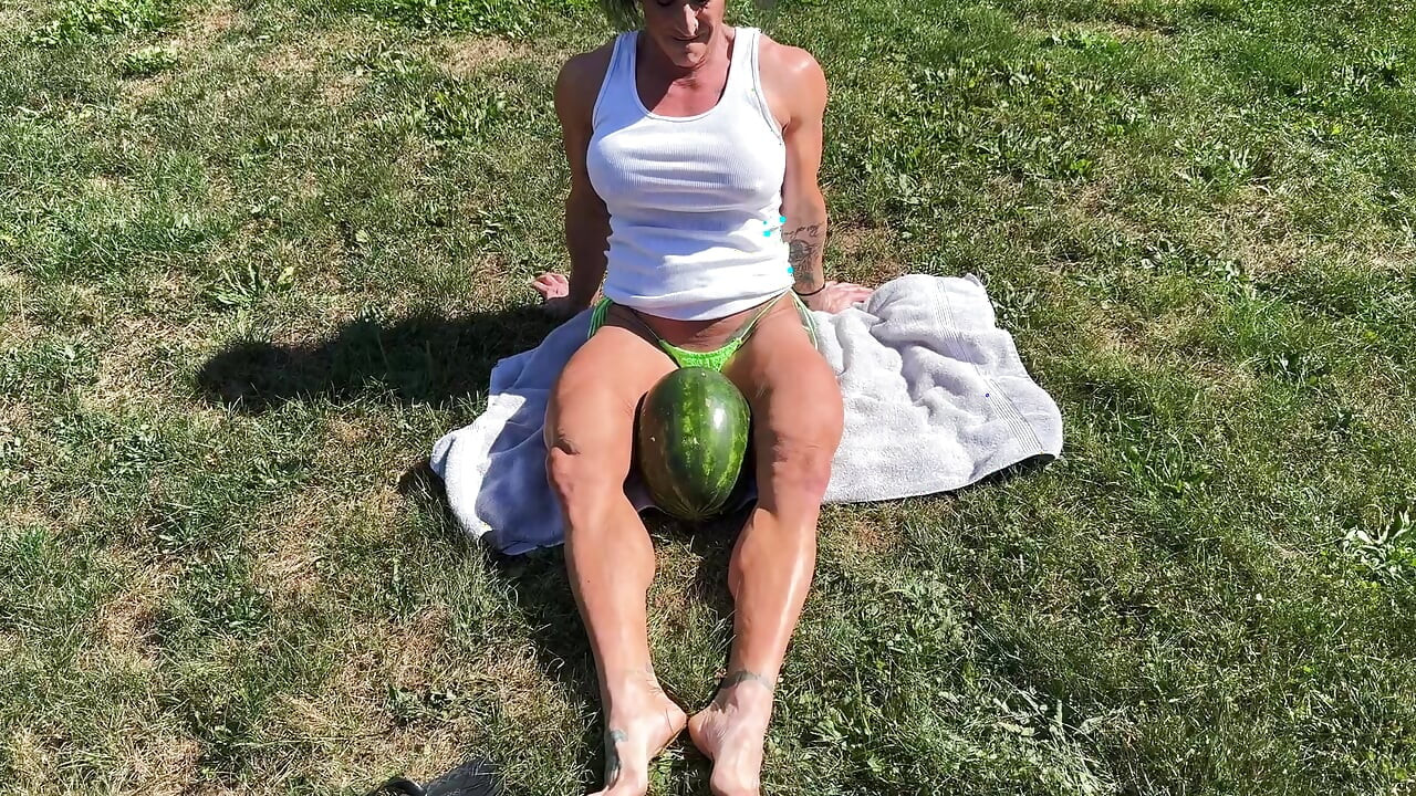 Muscle MILF Kandys Watermelon Crush Domination