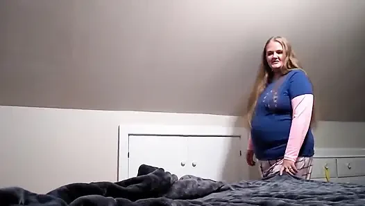 Auntie Catches Your Jerking off and Wants to Help Each Other