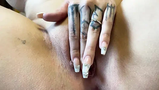 Школьницу пальцами