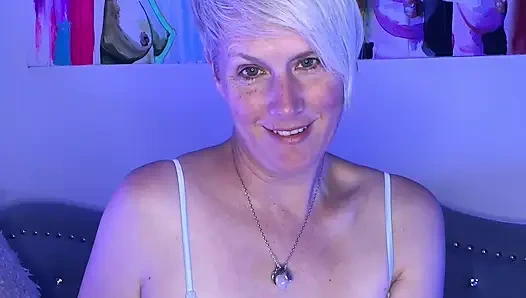 I Can't Sleep So StepMommy Gave Me A Good JOI