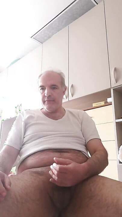 Esercizi Preliminari per Iniziare a Masturbarsi Con Piacere!