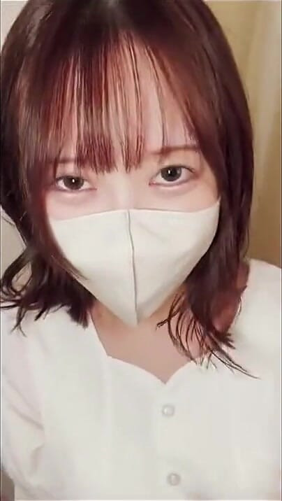 दादाजी आकर्षण हजारों से चुना, दुर्लभ अंतरंग भीड़ में कब्जा कर लिया