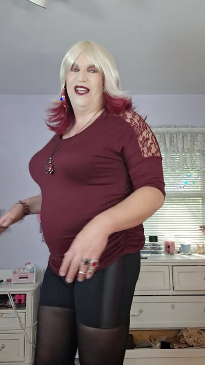 A real pantyhose story: for my friend MatureLover -Girdle Lover!