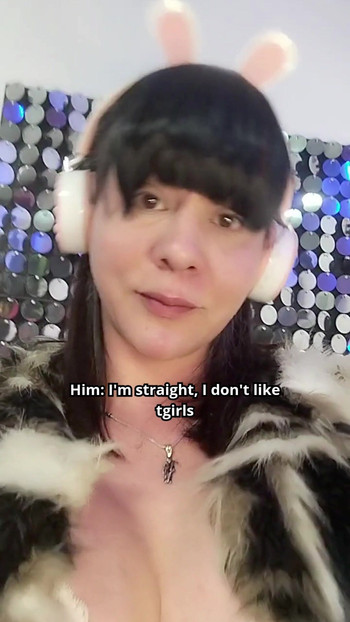 Jesam li ja tvoja djevojka iz snova?