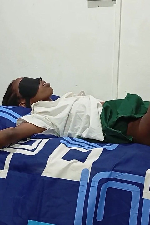 Anální prstění a šukání hubené africké teen lovet