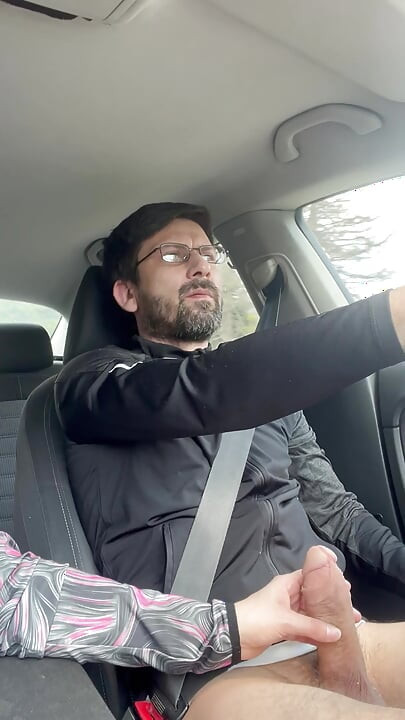 Ela não podia esperar - milf boquete e punheta enquanto dirige - sexo em carro público Kingyordanov