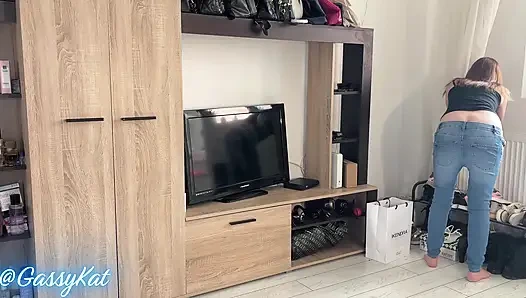 Jeans Farts & Butt Crack Cleaning & Gassing up My House 4K