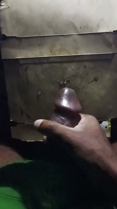 Virgin masturbating his BBC in a tent - Pre Cum