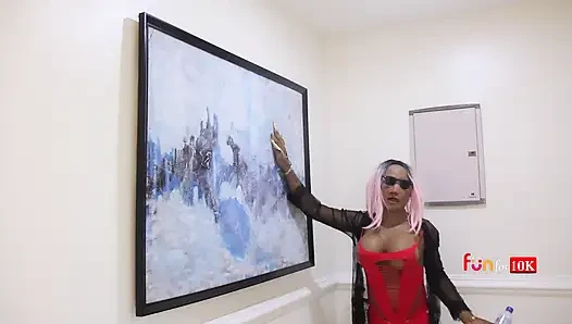 Kimberly ile öğle yemeği yiyor