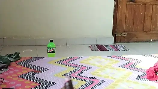 Hintli kız romantik seks yapıyor