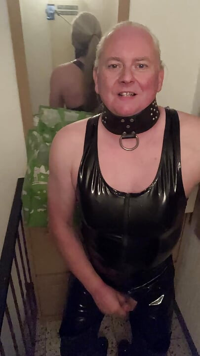 Sandra the faggot in the hallway