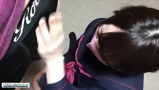 Yetişkin kız arkadaş derine alınıyor, kontrolünü hızlı kaybediyor, ham ısı zirveleri, derin dölleme bitirişi!