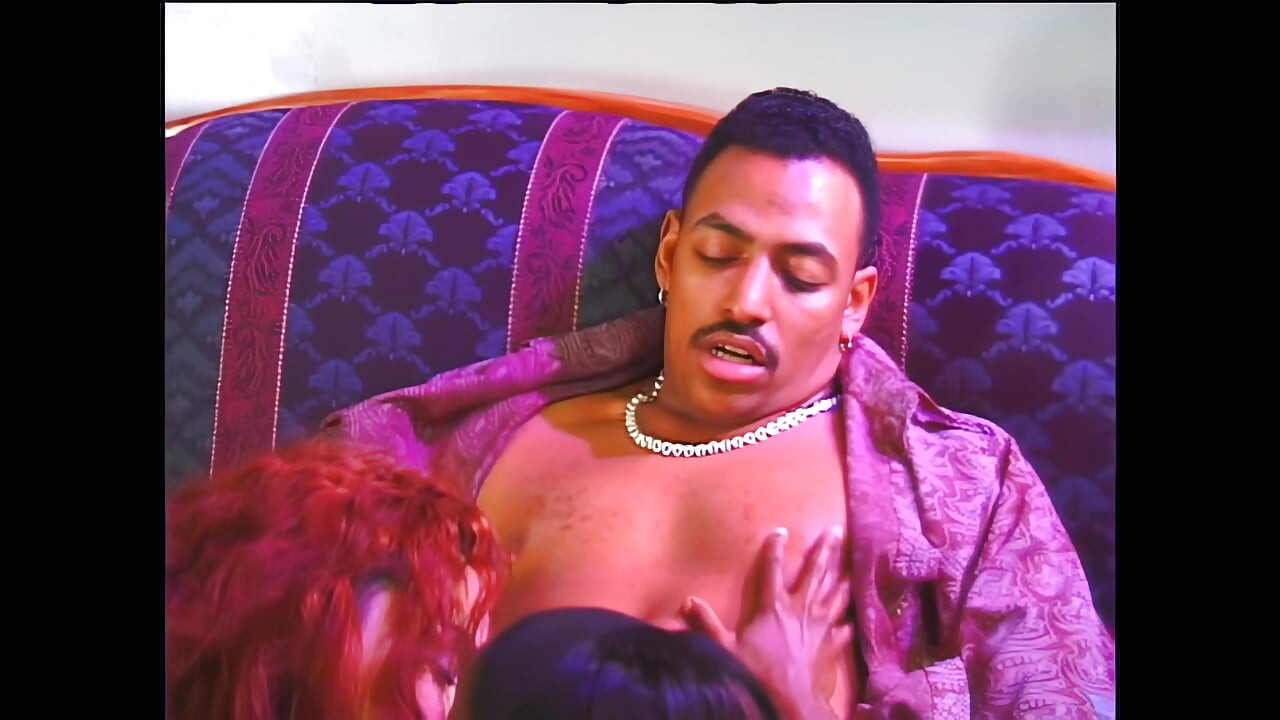 Bütün gece sert sikişiyor