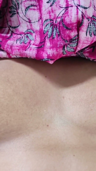 La signora con le grandi tette ha offerto il suo corpo sexy per scopare | Clip 2