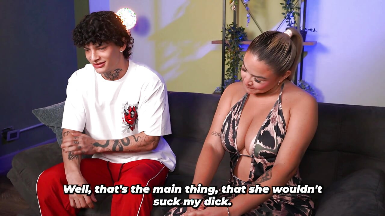 Busty stepmother ends up fucking her stepson after comforting him . Jordy Fabian y Daniela Gomez