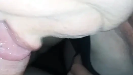 In Békéscsaba, in 2026, Roma wife Zsanett's secret car pampering for a strange man – her full lips close perfectly with the pulsating