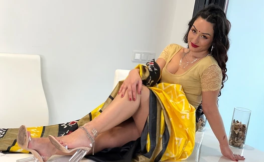 Grande culo india milf en sari follada Duro por devar