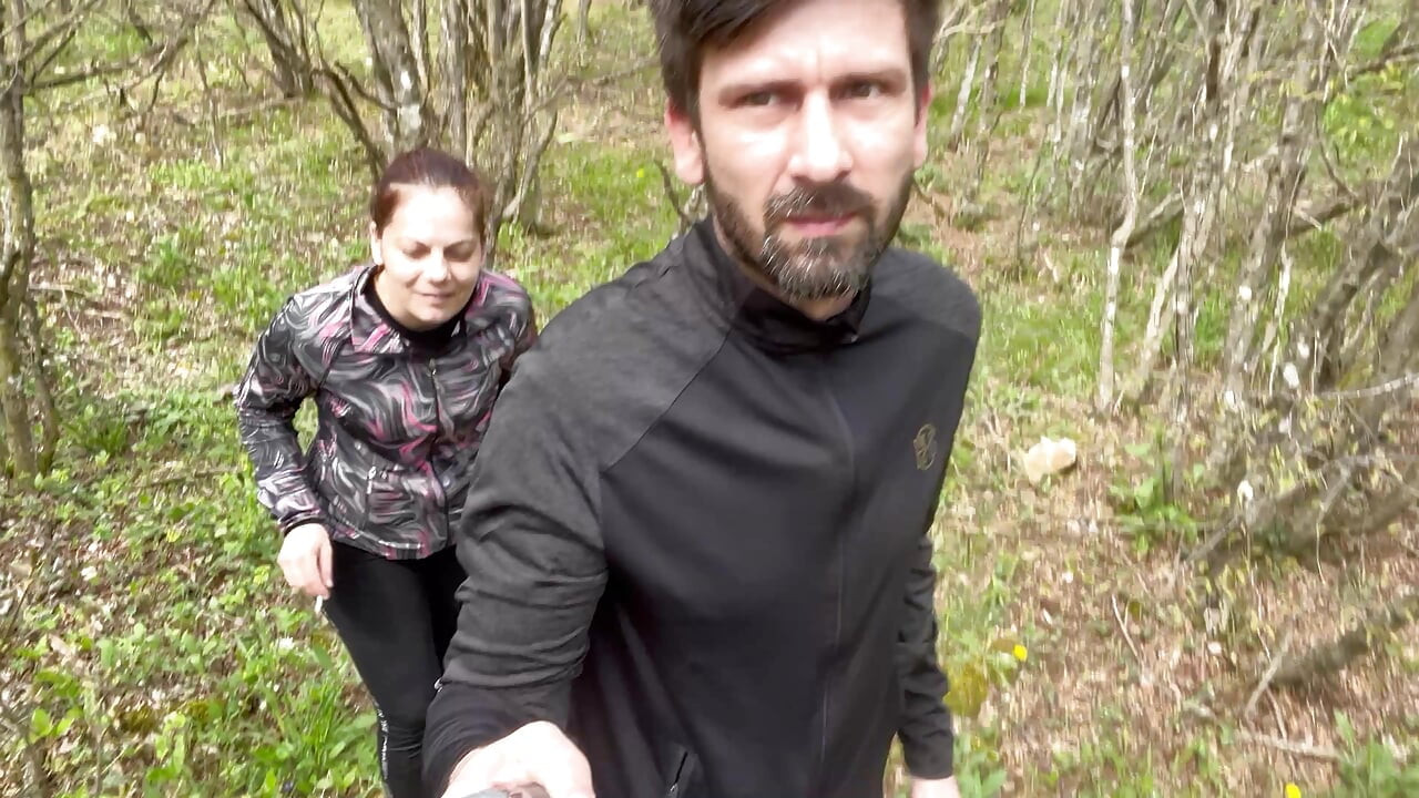 Outdoor MILF Anal Part 2