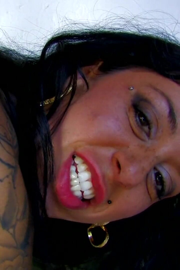 Latina fucking on the outside