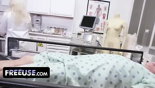 Tombul orta yaşlı seksi kadın Haley Spades ve Missa Mars sapık doktordan özel muamele alıyor