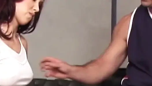 Heißer Gym-Sex mit rothaariger Schönheit