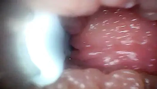 Kedekatan ekstrem mengubah watcher menjadi aktif, peserta yang lapar