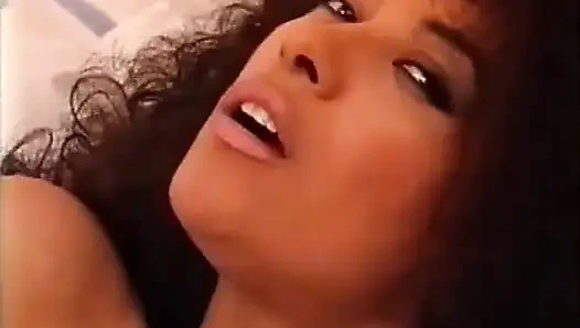 Electric Blue Special - cewek kulit hitam dan biru 1