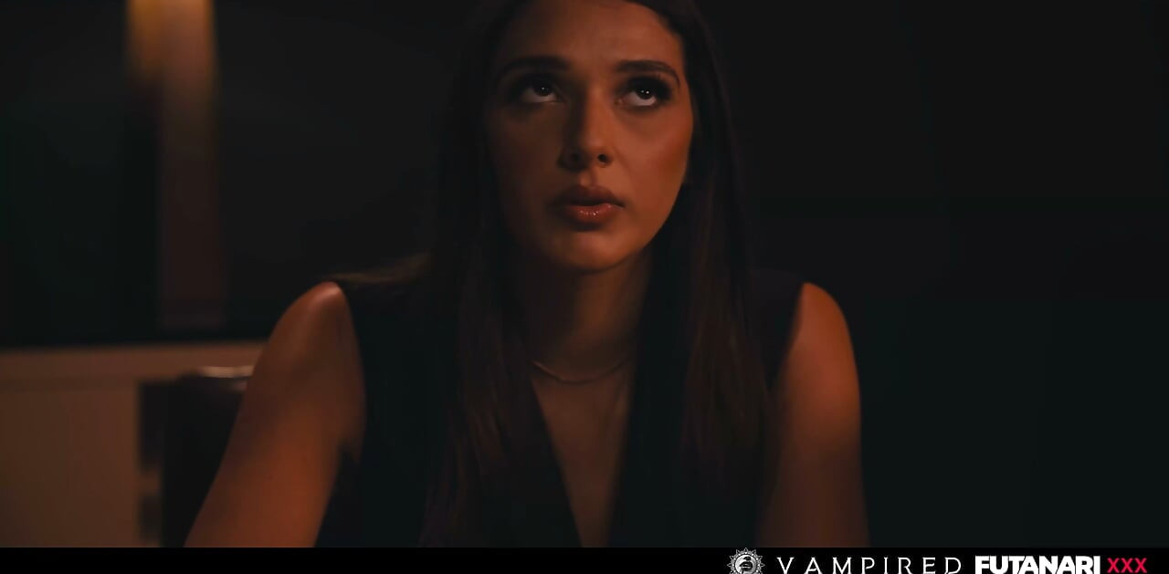 Βαμπίρ Φούτα Βαθιά Λαιμός & Κρεμπαγιά - Aria Sloane & Octavia Red