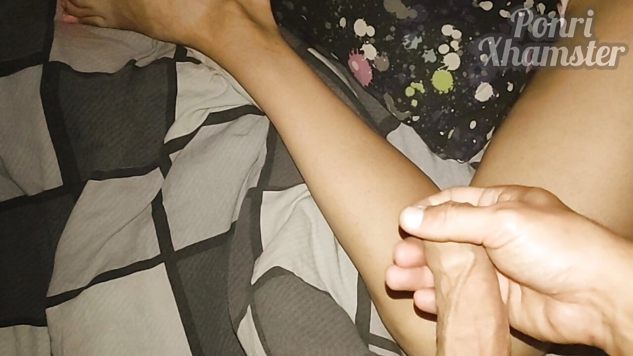 Big Cumshot! Cum on beautiful legs. Ponri