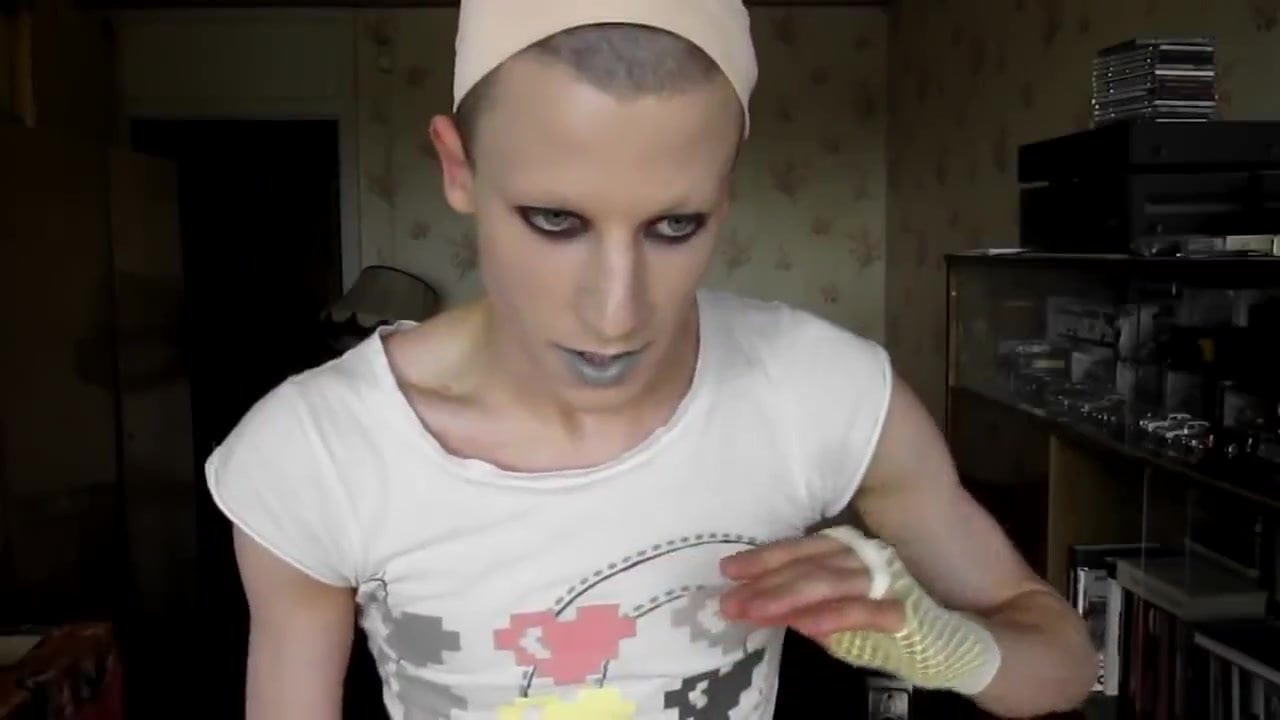 TWINK IS ALWAYS HUNGRY FOR RAW COCK