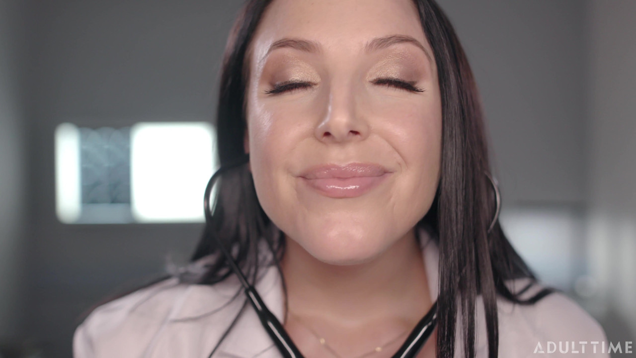 Asmrファンタジー博士。アンジェラ・ホワイトが全身身体検査