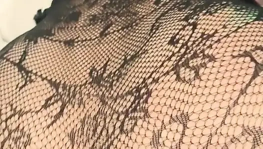 Big ass in lingerie makes him cum fast