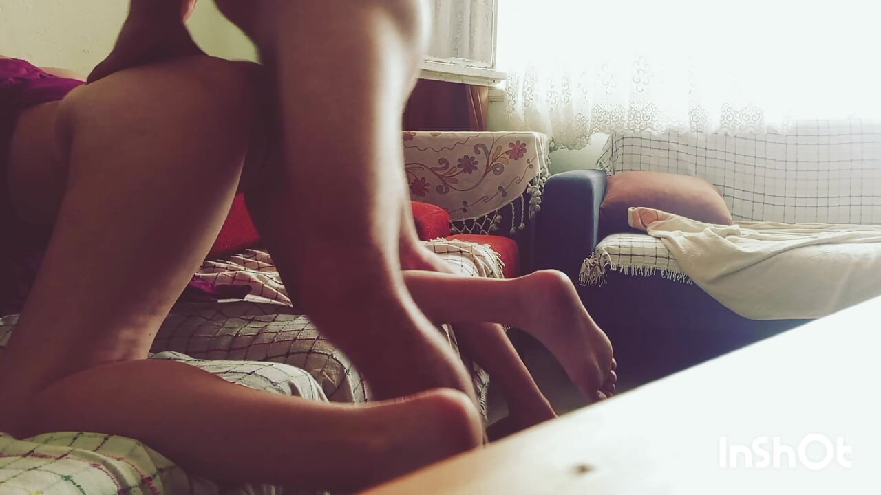Meu meio-irmão se juntou a mim enquanto assistia um filme