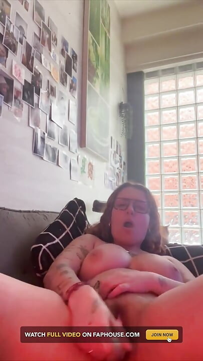 Rica Y Desnuda