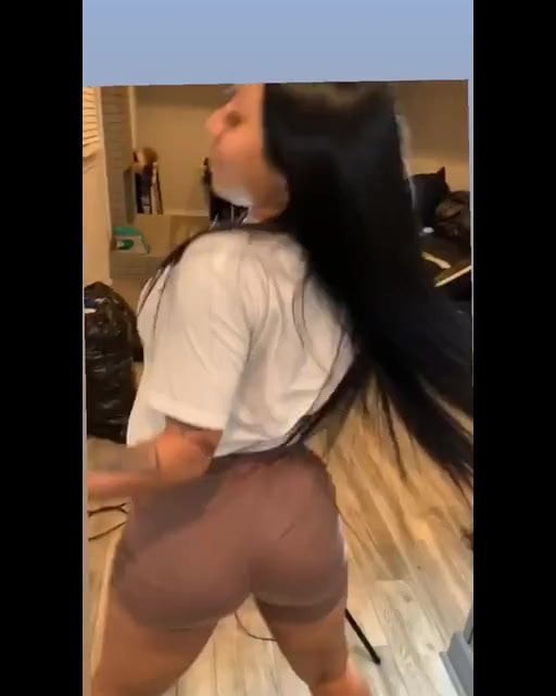 twerk dancer