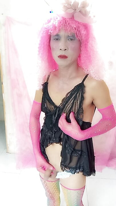 Transjendar onh le seksi kapre pahanakar apna land hilaati huee