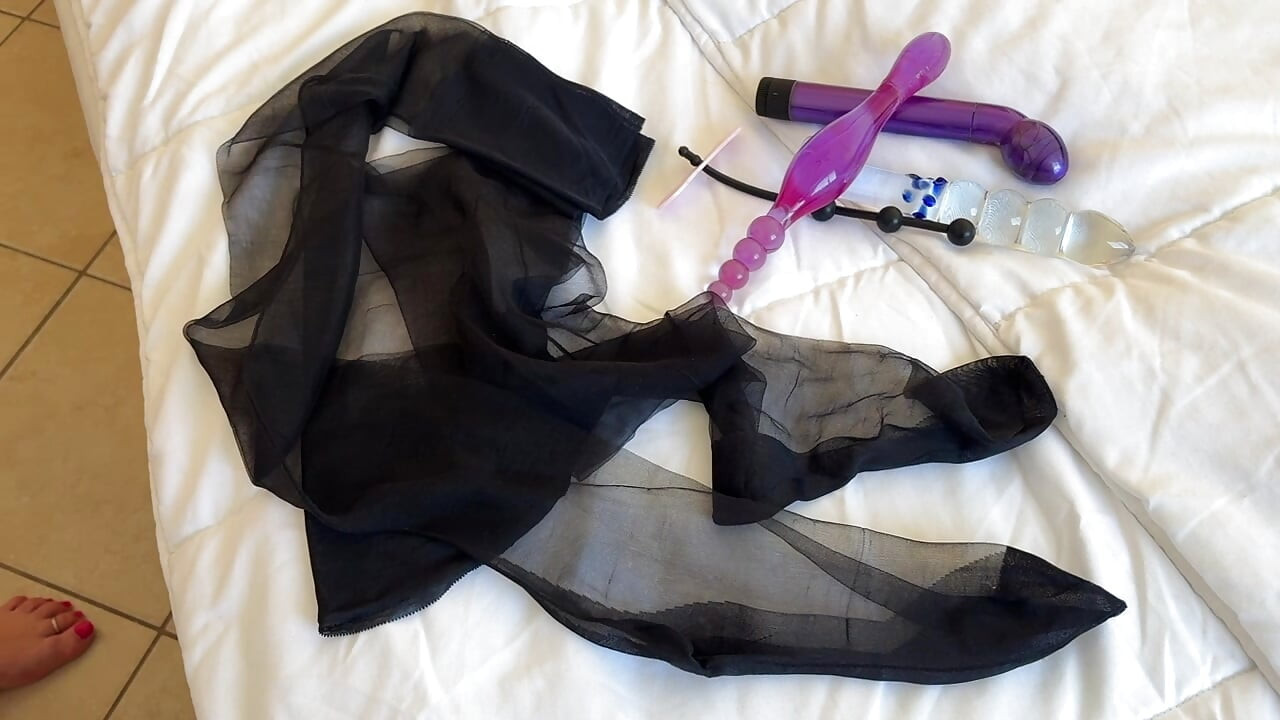 熟女脚太太穿衣服然后玩408