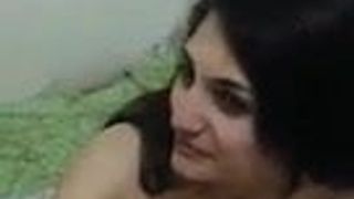 La ragazza araba si diverte quando viene scopata