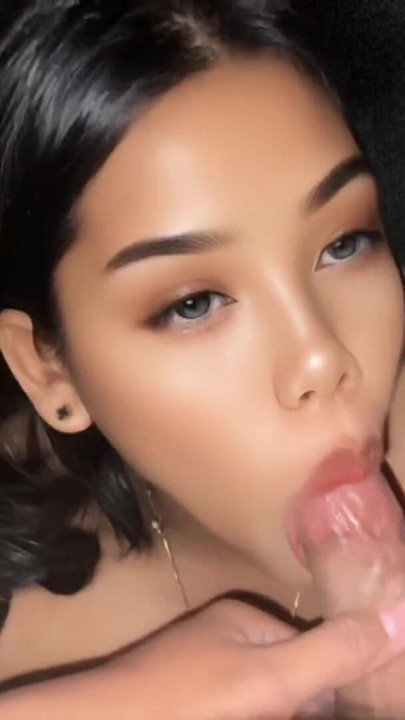 Big-titted stepmom gives a blowjob until satisfied | Clip 1