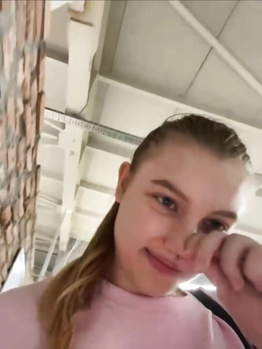 Masturbating in the gym with jucielussie