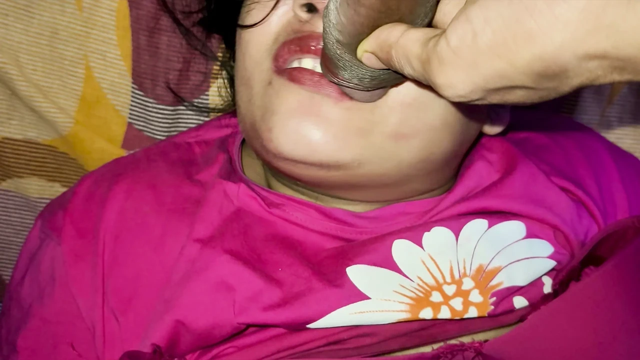 Aaj mom ko jabardasti choda