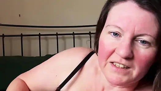 Yılın en sevdiğim solo selfie videosu bu yüzden devine vücudu pürüzsüz beyaz ten ve ıslak amcık amcığı