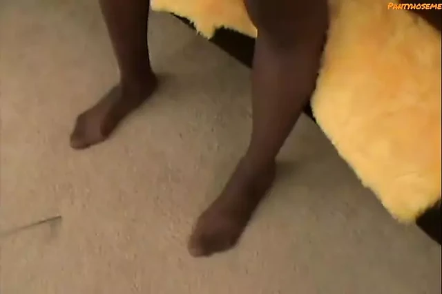 Ebony Babe Lynn Has Pantyhose Audtion and Ends up Sucking and Fucking