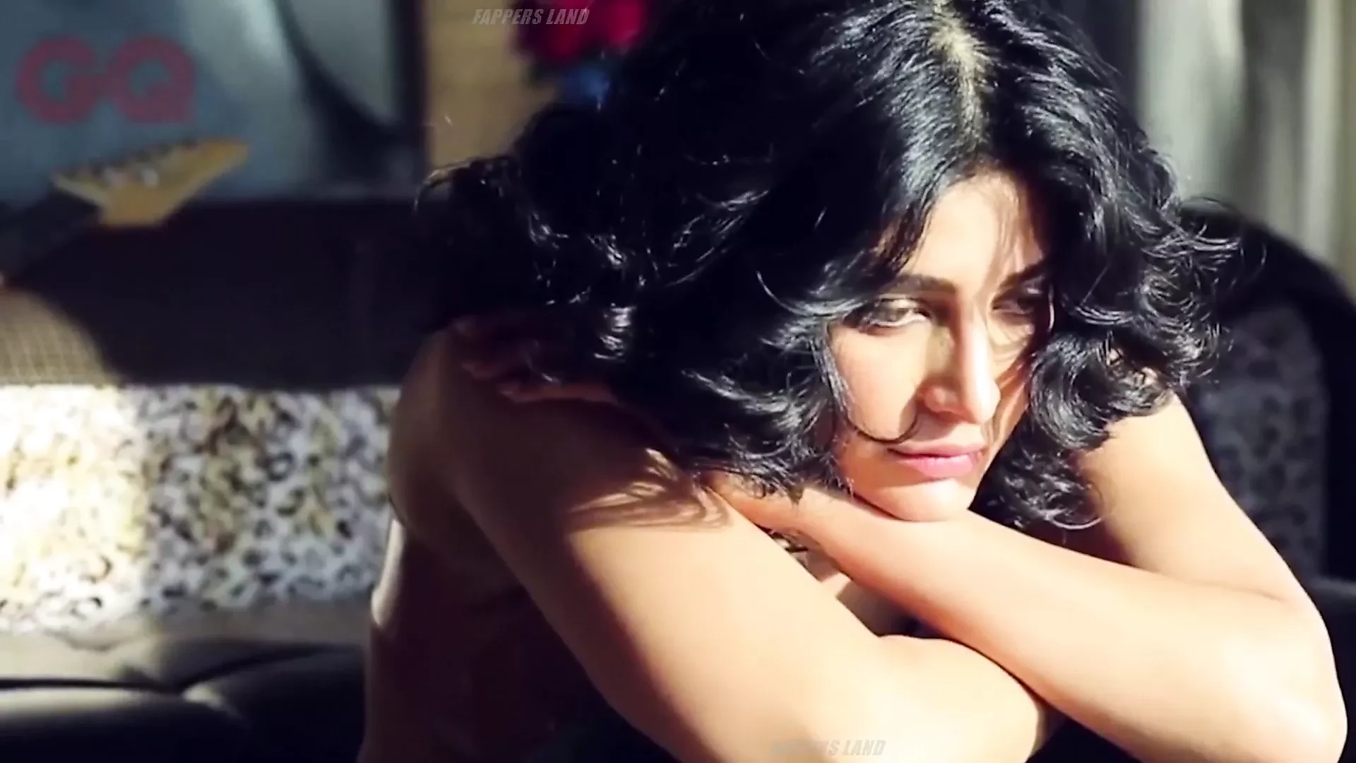 Shruti hassan sıcak fotoğraf çekimi edit