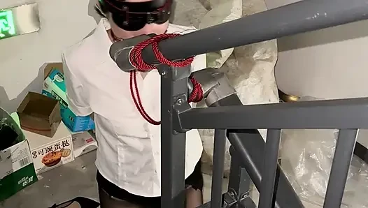 Наказание на улице для восстания дисциплины