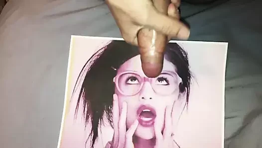 Selena Gomez boşalıyor 13