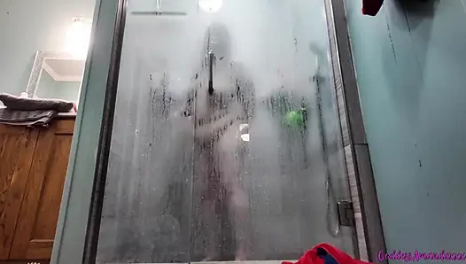 Sexy BBW Amanda Neckt in Der Dusche